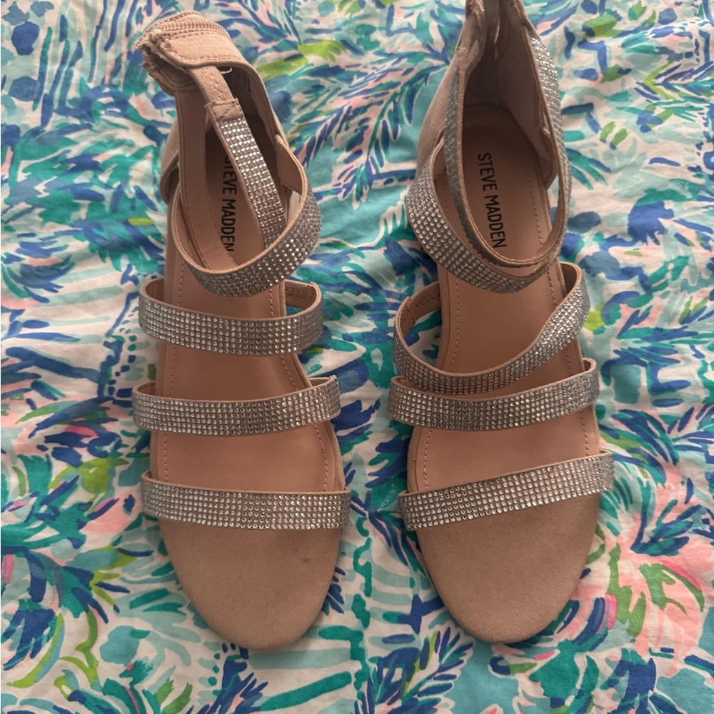 Steve Madden Silver and Tan Strappy Sandals